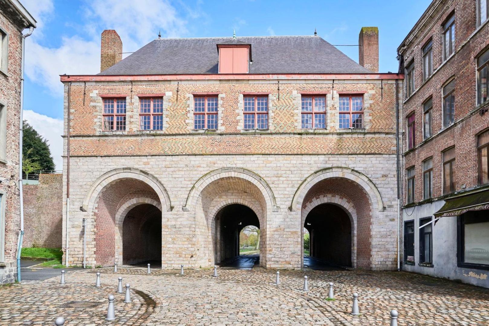 Lille Hypercentre Gares - Small Suite Экстерьер фото